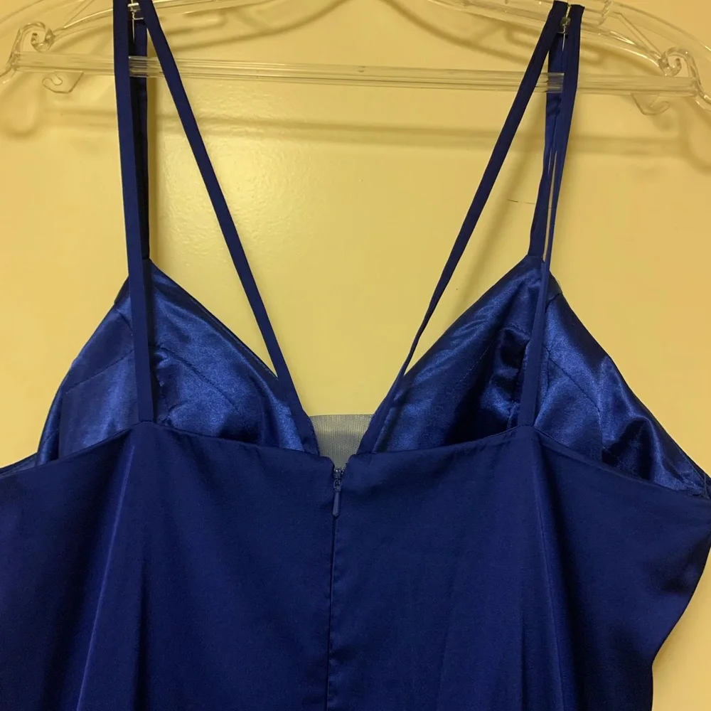 Natasha dress. GENTLY Worn ONCE! Has a slit along the front - Picture 8 of 9